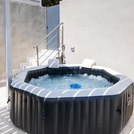 White Swan With Private Pool And Jacuzzi Villa *