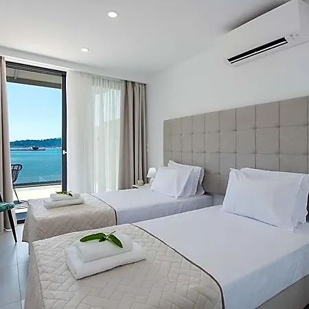 Villa White Swan With Private Pool *