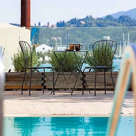 White Swan With Private Pool