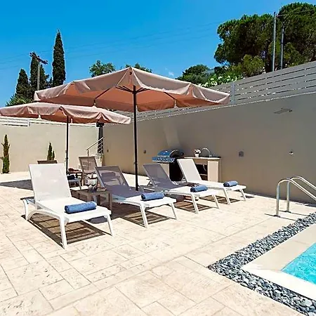 White Swan With Private Pool * Kommeno (Corfu)