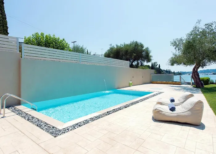 White Swan With Private Pool Villa
