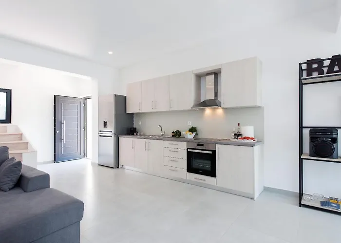 White Swan With Private Pool *