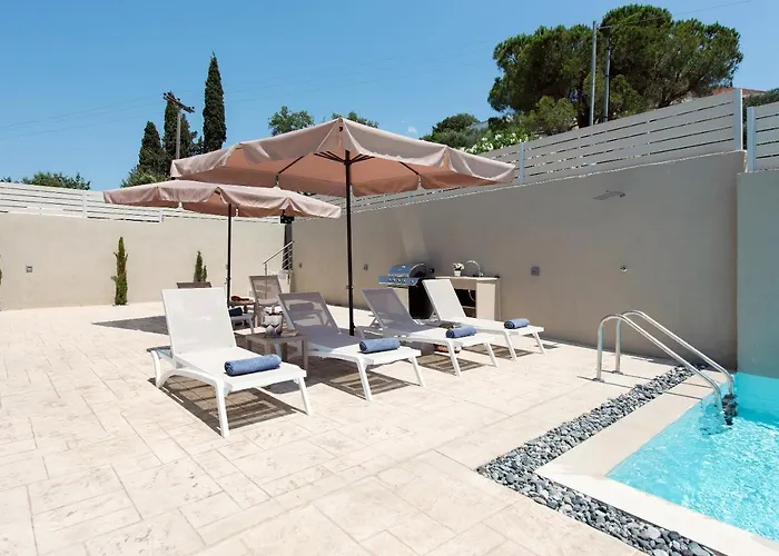 White Swan With Private Pool *