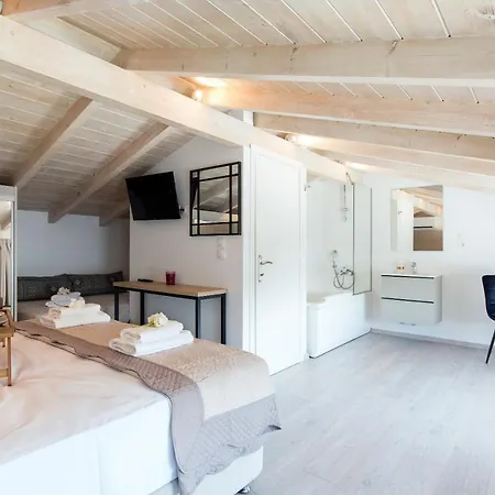 Βίλα White Swan With Private Pool *